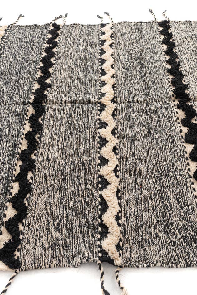 Detail image of 6' 7 x 9' 9 Hand Knotted Moroccan Wool Rug