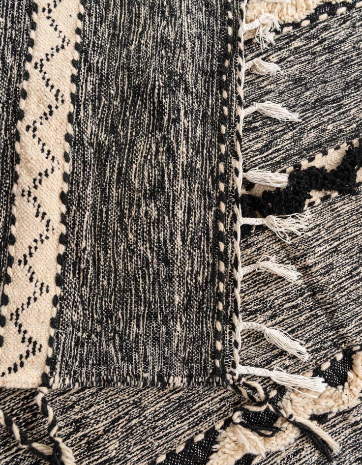 Detail image of 6' 7 x 9' 9  Hand Knotted Moroccan Wool Rug