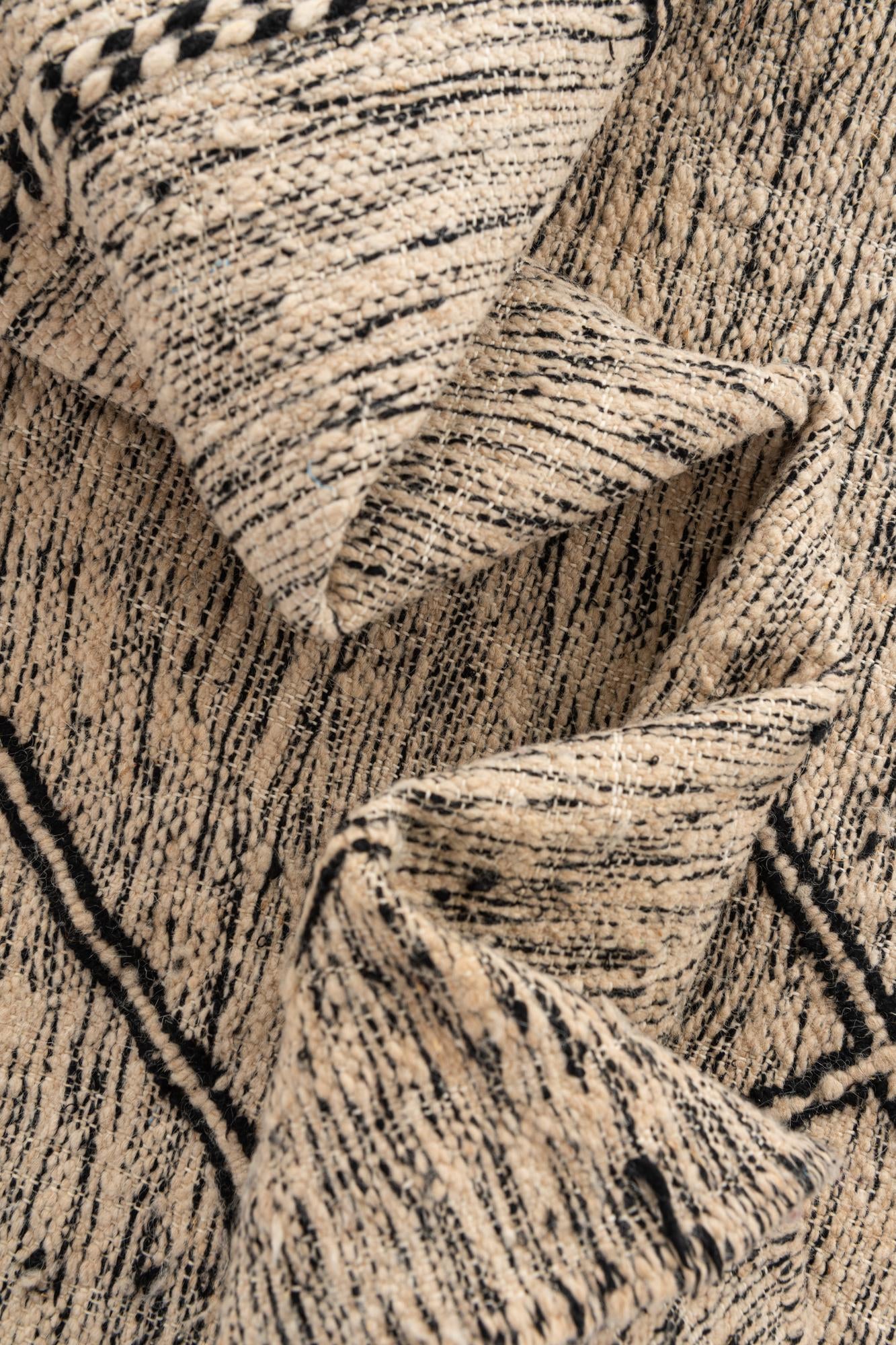 7' 2 x 9' 10 Hand Knotted Moroccan Wool Rug