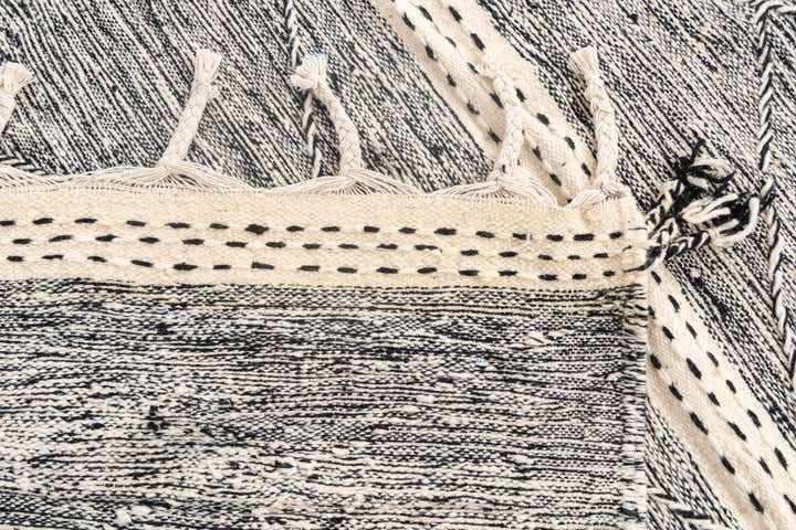 5' 10 x 9' 4 Hand Knotted Moroccan Wool Rug