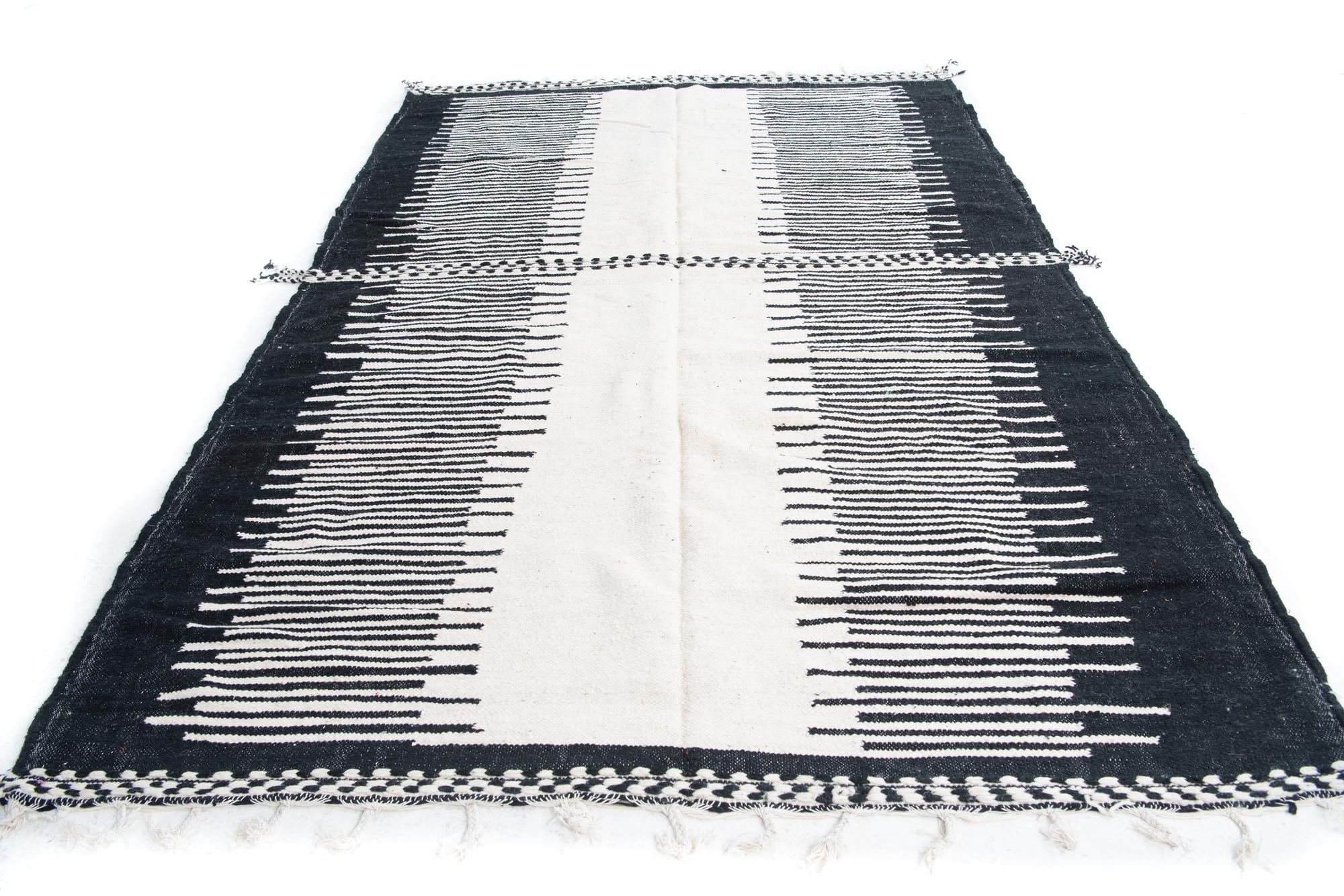 7' x 10' 5 Hand Knotted Moroccan Wool Rug