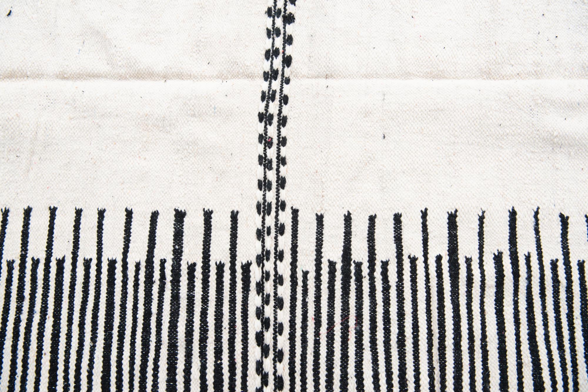 7' x 10' 5 Hand Knotted Moroccan Wool Rug