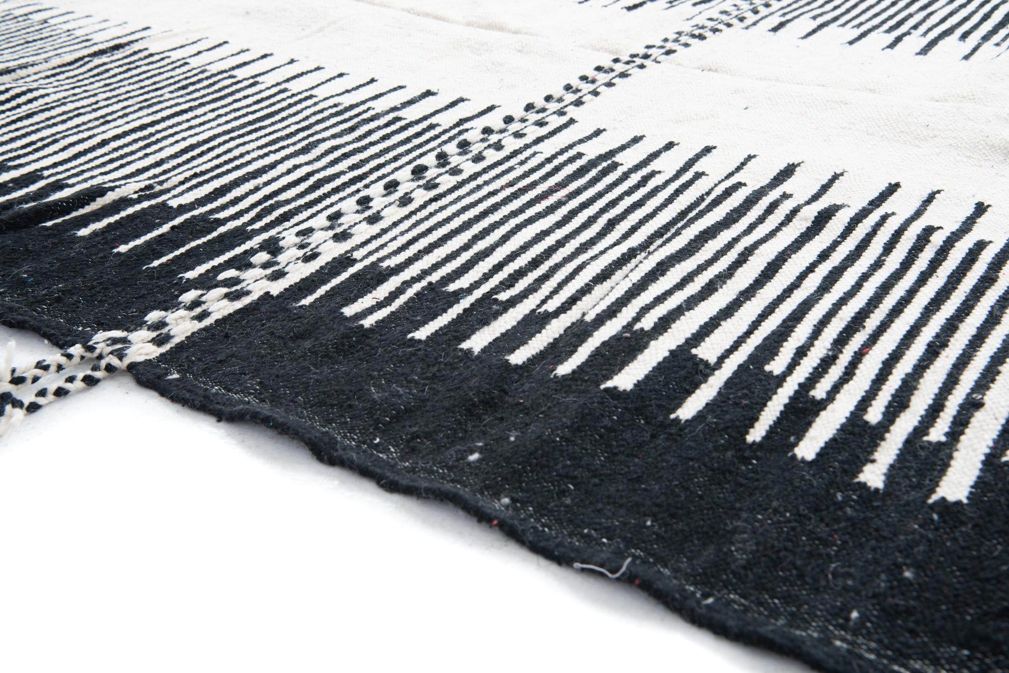 7' x 10' 5 Hand Knotted Moroccan Wool Rug