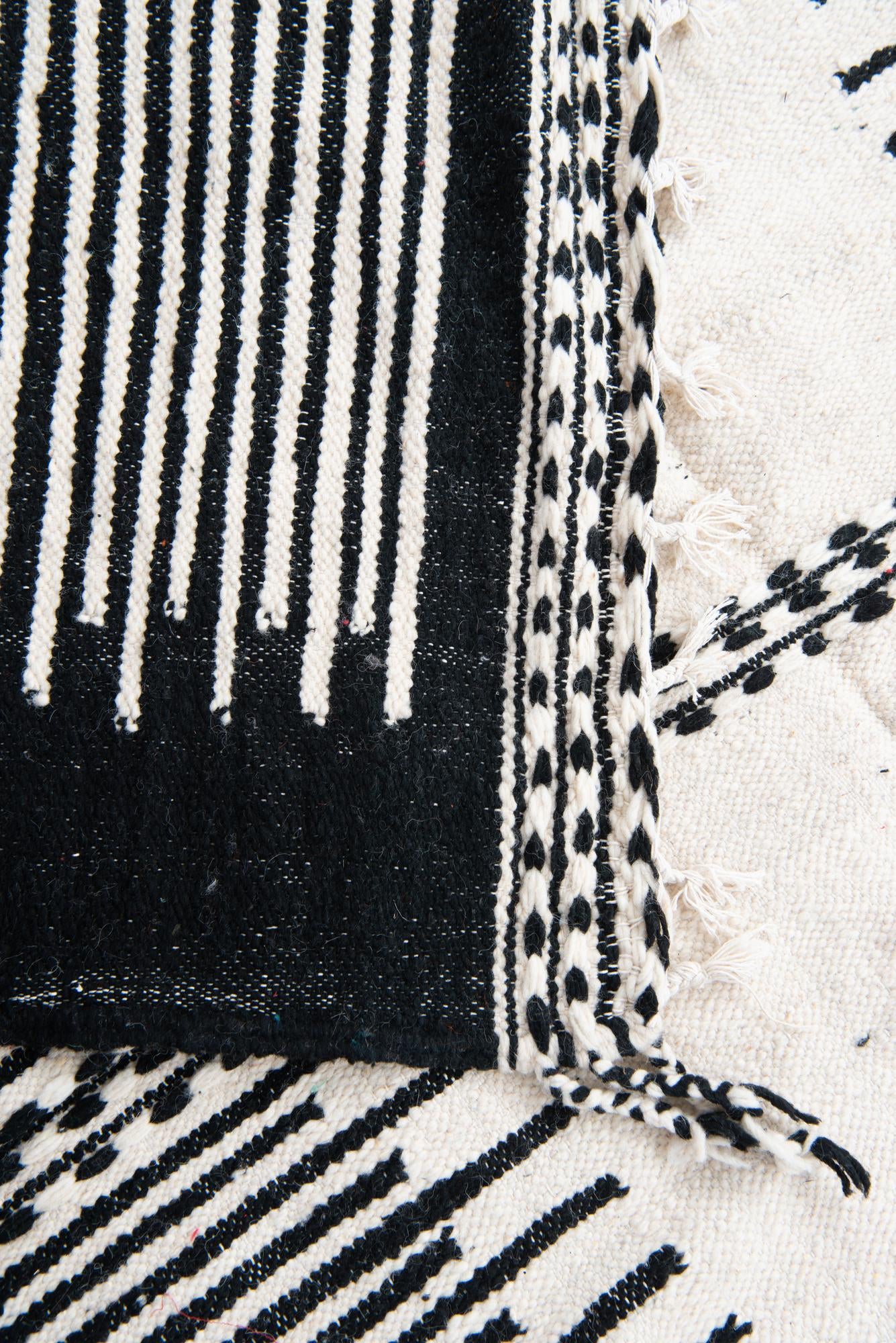7' x 10' 5 Hand Knotted Moroccan Wool Rug