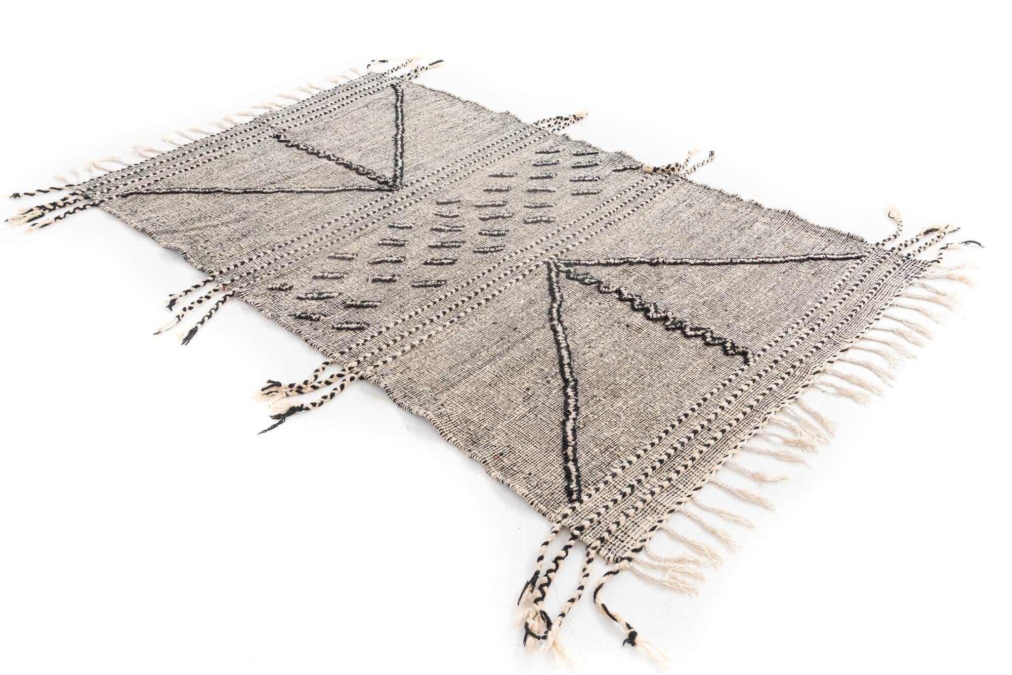 4' 10 x 8' 2 Hand Knotted Moroccan Wool Rug