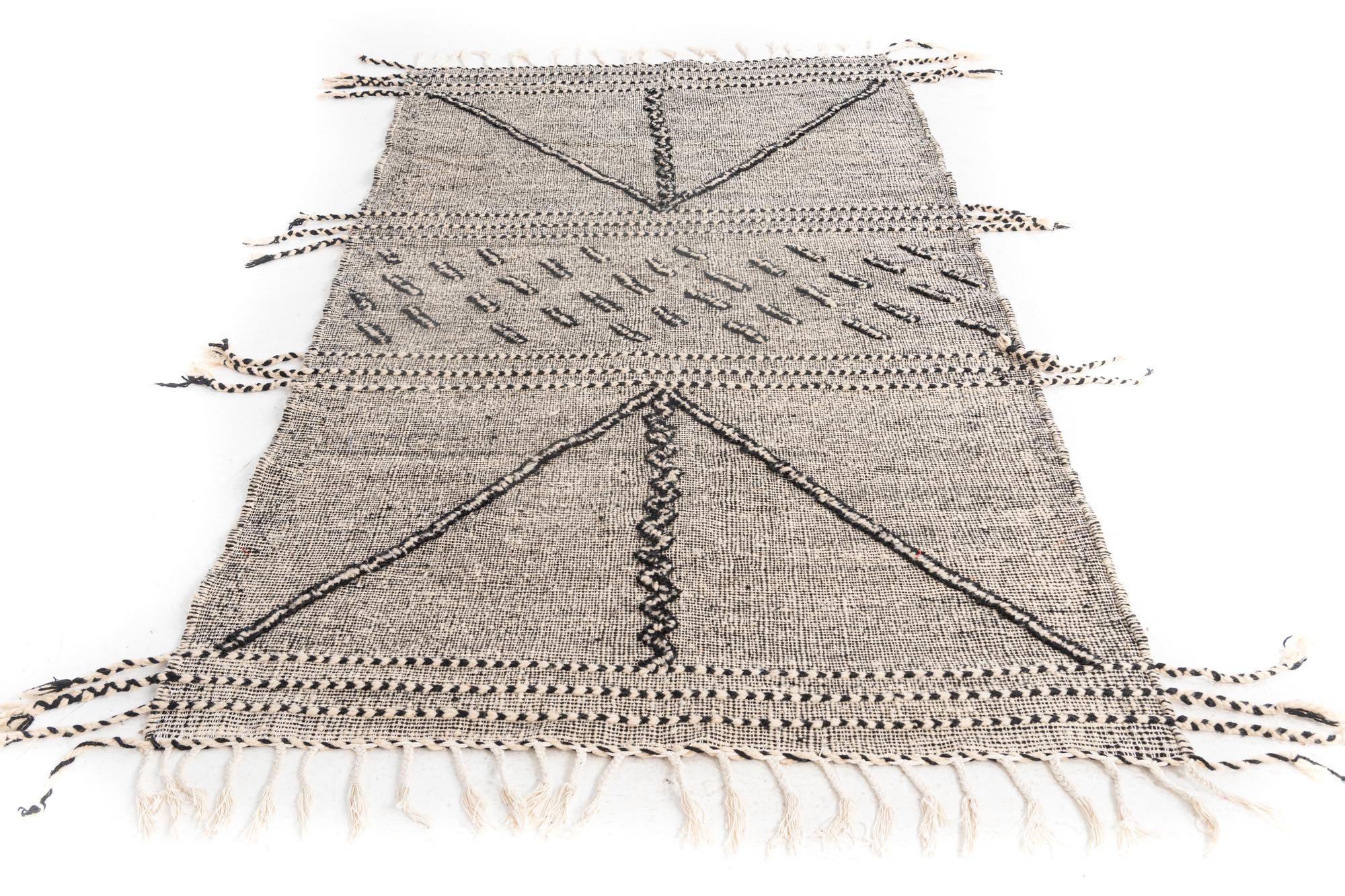 4' 10 x 8' 2 Hand Knotted Moroccan Wool Rug