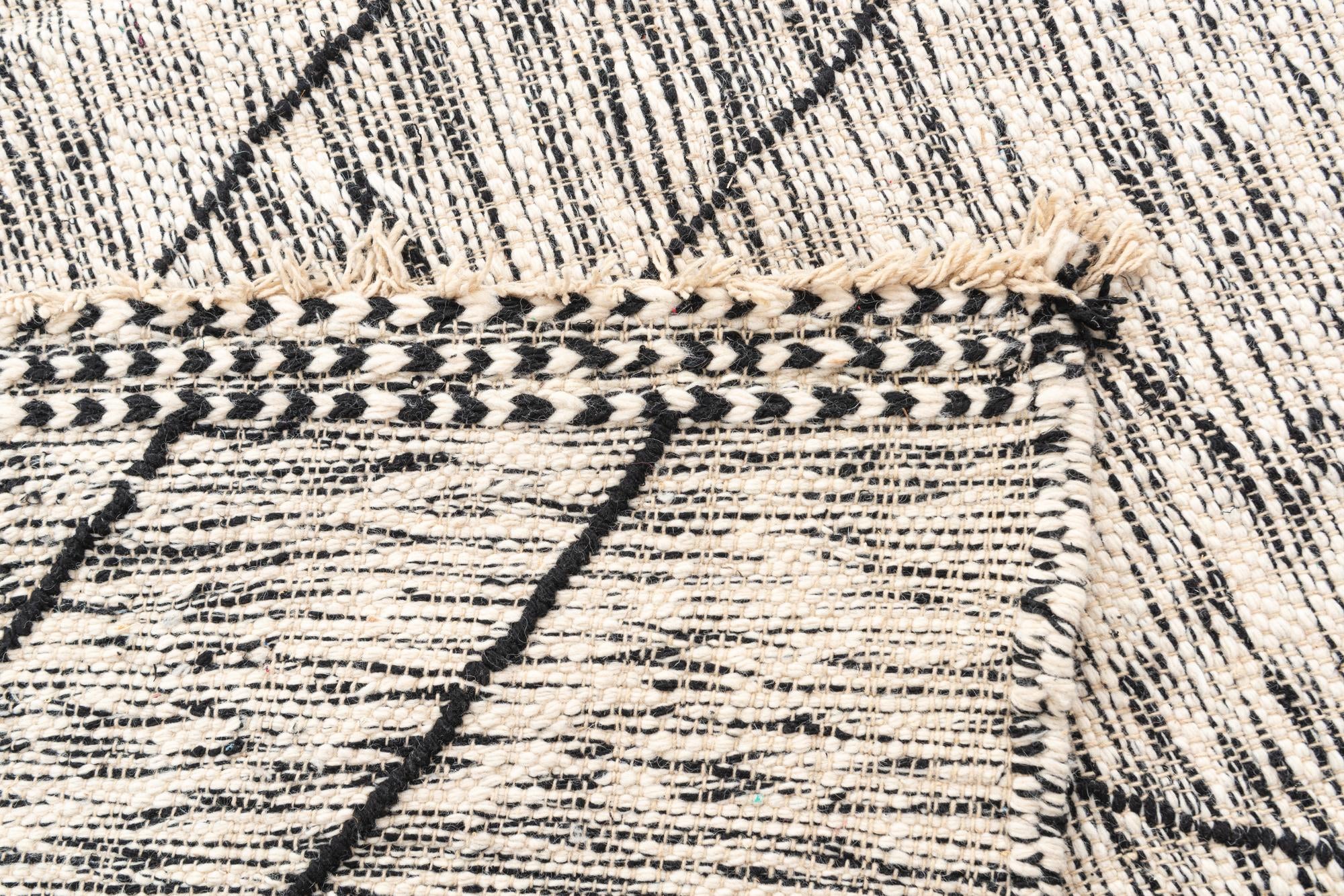 275cm x 385cm Hand Knotted Moroccan Wool Rug