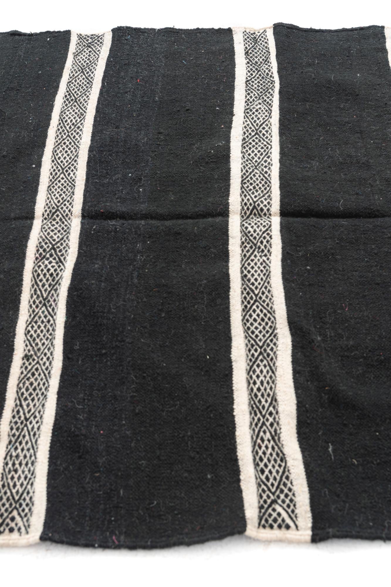 4' 7 x 8' 2 Hand Knotted Moroccan Wool Rug