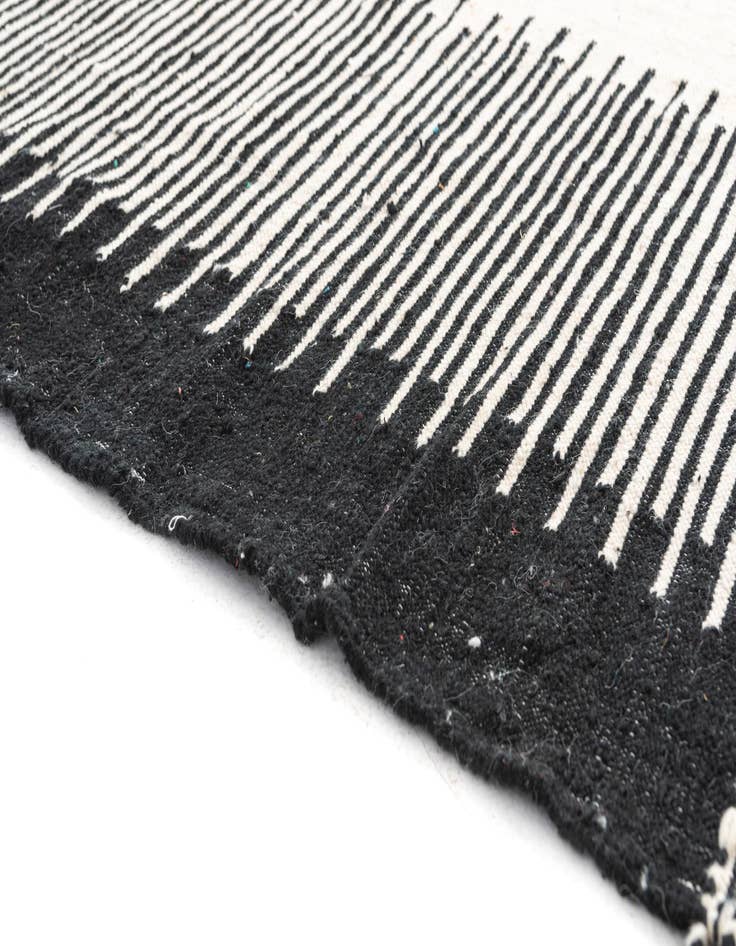 Detail image of 7' 4 x 11' 3  Hand Knotted Moroccan Wool Rug