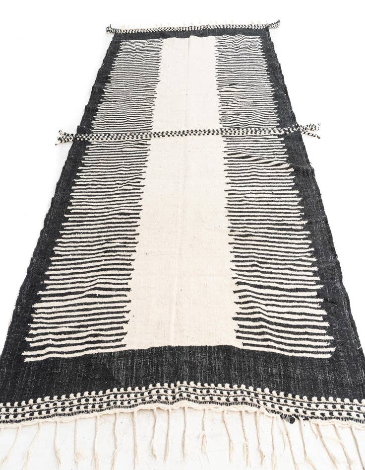 Detail image of 7' x 10' 5  Hand Knotted Moroccan Wool Rug