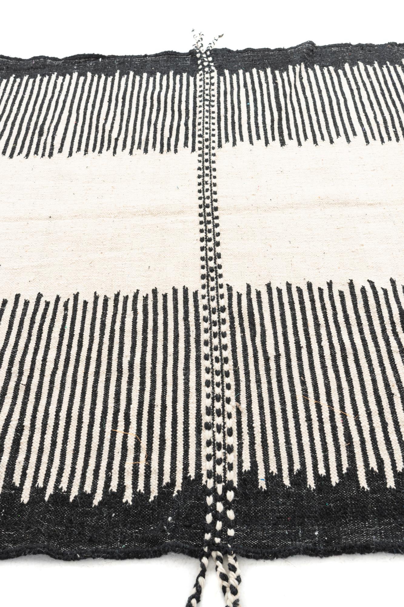 7' x 10' 5 Hand Knotted Moroccan Wool Rug