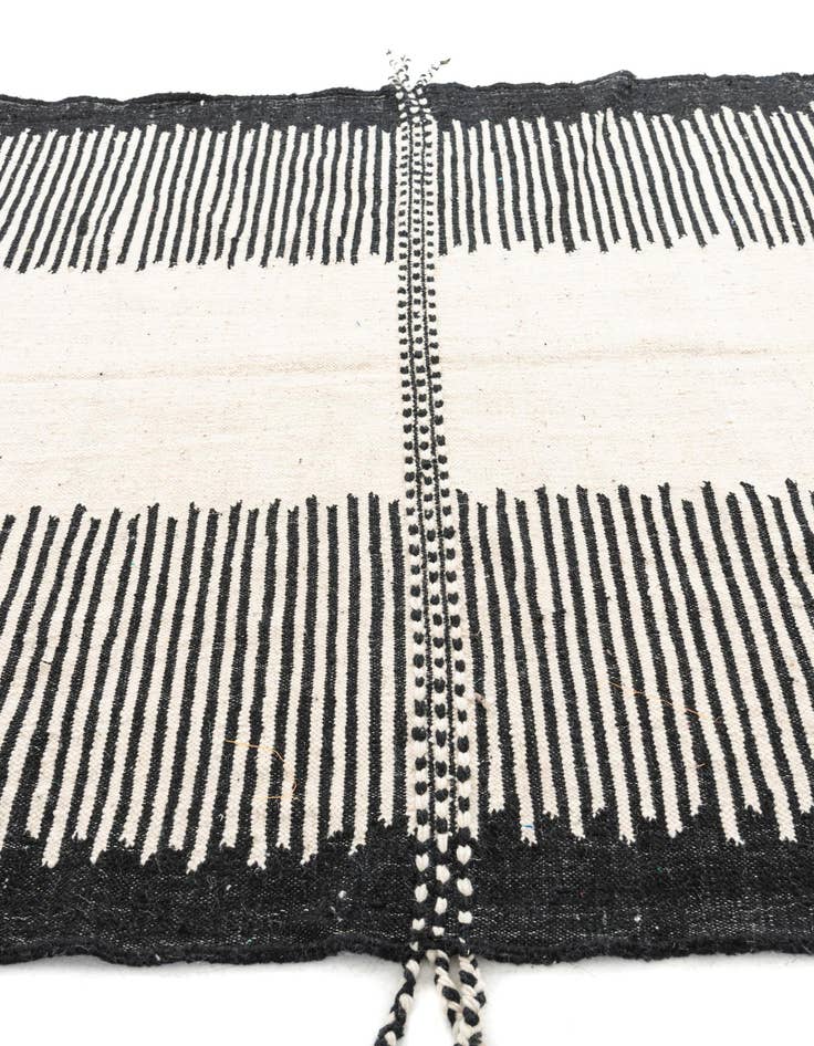 Detail image of 7' x 10' 5  Hand Knotted Moroccan Wool Rug