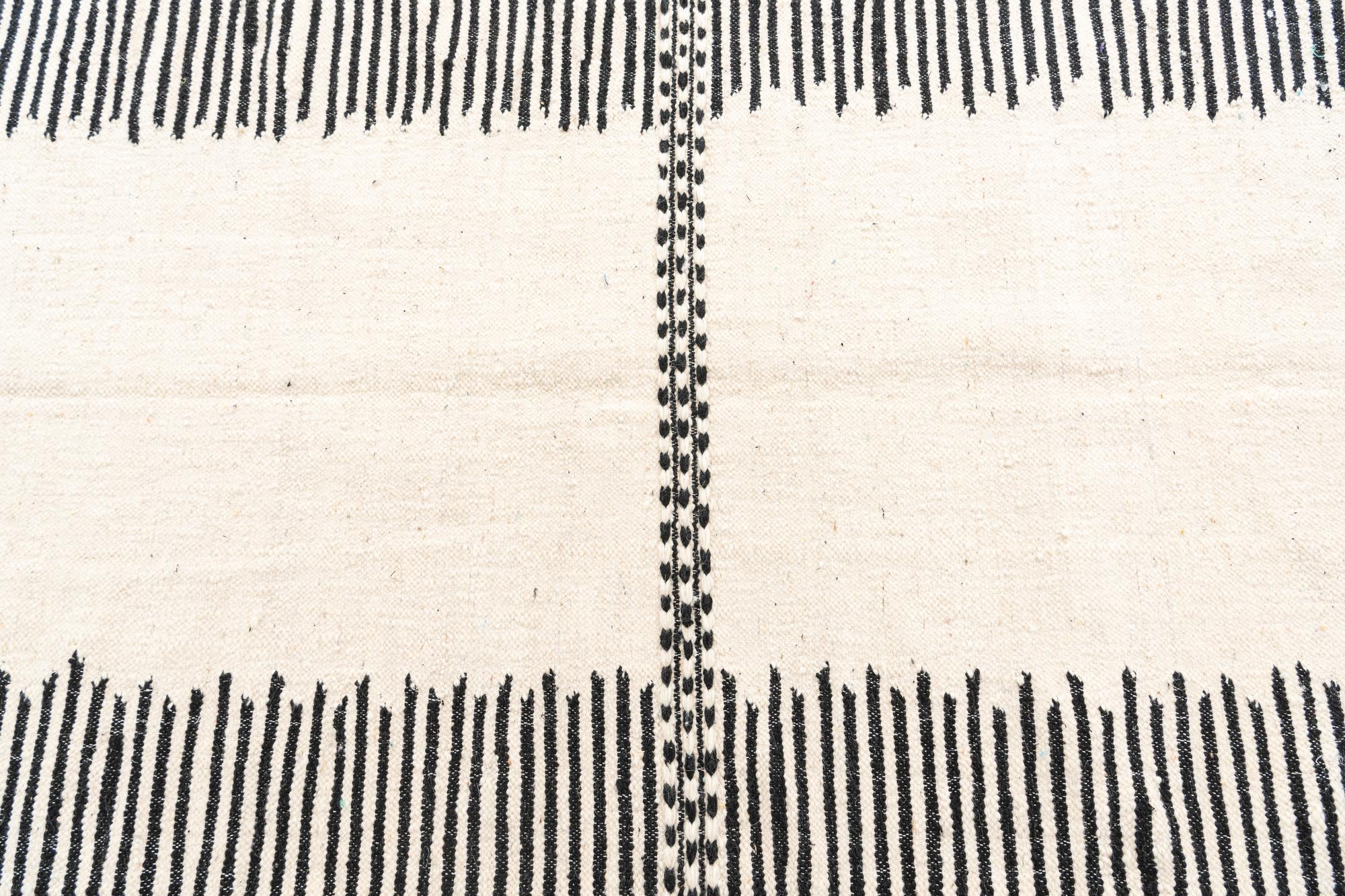 7' x 10' 5 Hand Knotted Moroccan Wool Rug