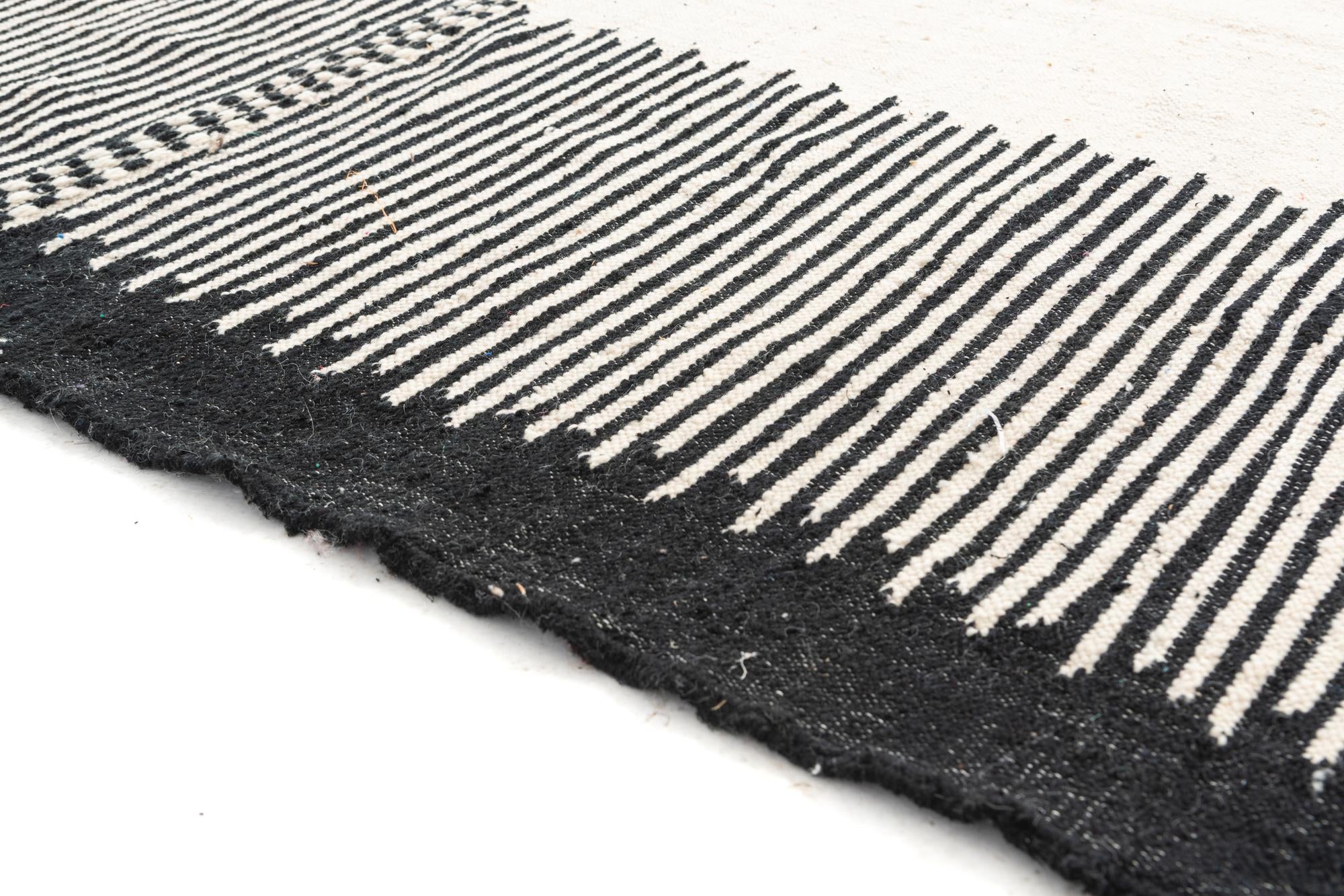7' x 10' 5 Hand Knotted Moroccan Wool Rug