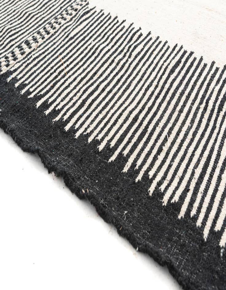 Detail image of 7' x 10' 5  Hand Knotted Moroccan Wool Rug