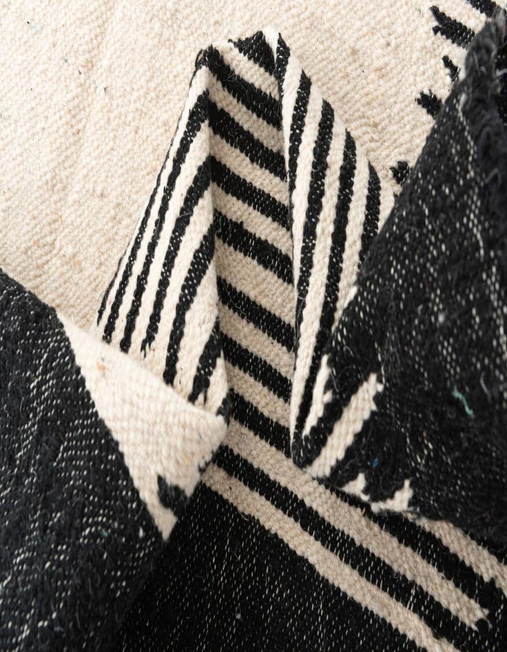 Detail image of 7' x 10' 5  Hand Knotted Moroccan Wool Rug