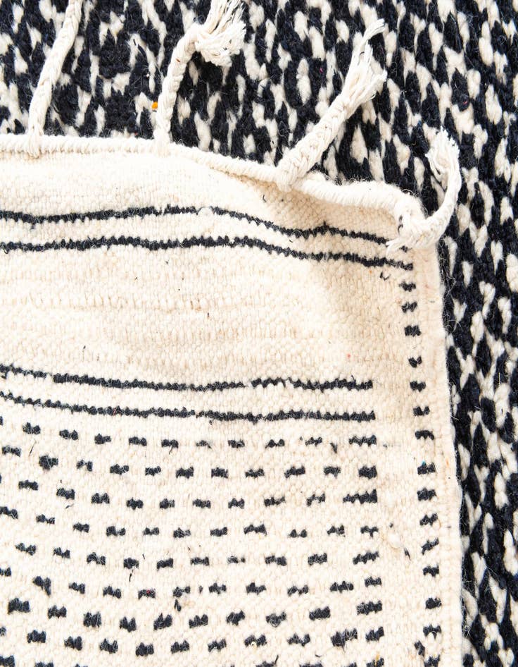 Detail image of 5' x 8' 9  Hand Knotted Moroccan Wool Rug