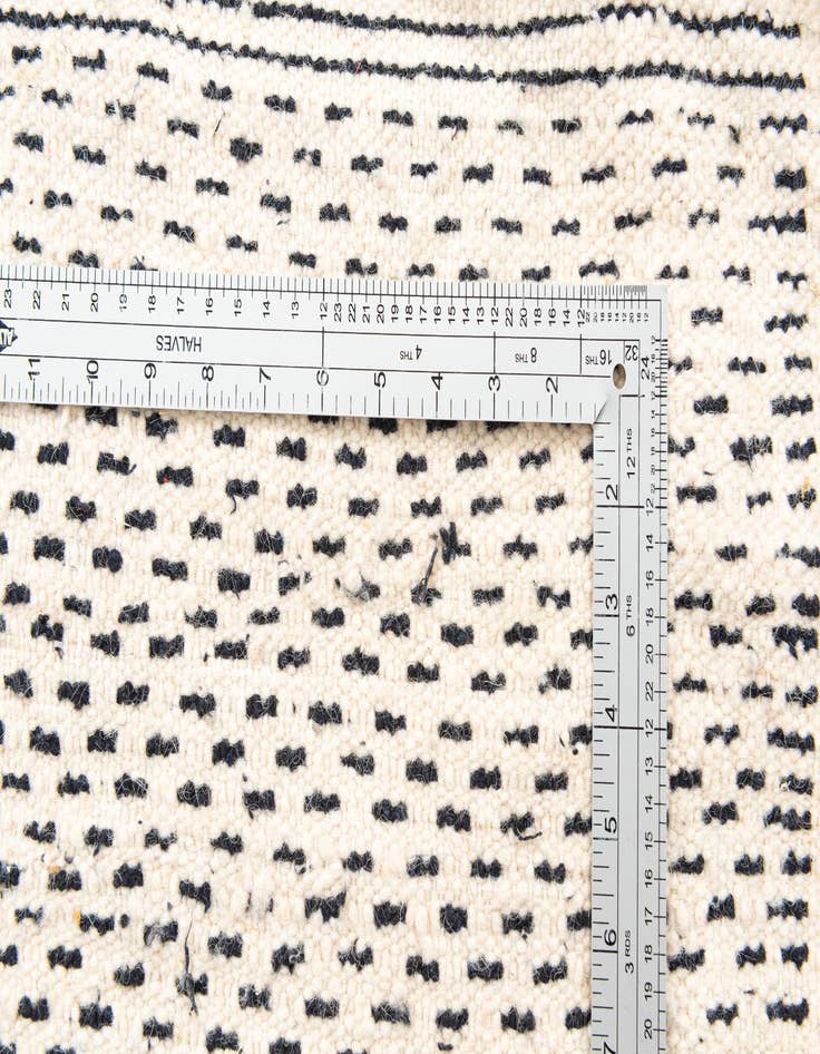 Detail image of 5' x 8' 9  Hand Knotted Moroccan Wool Rug