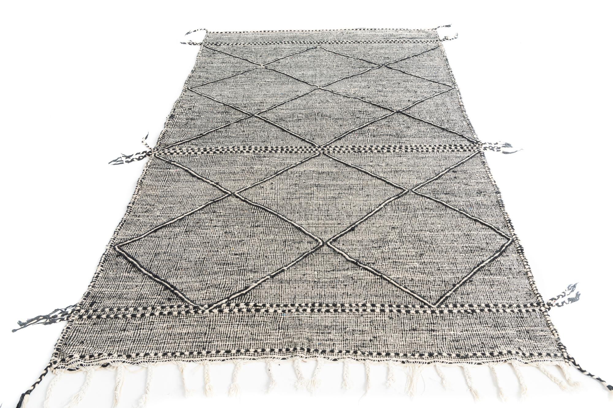 5' x 8' Hand Knotted Moroccan Wool Rug