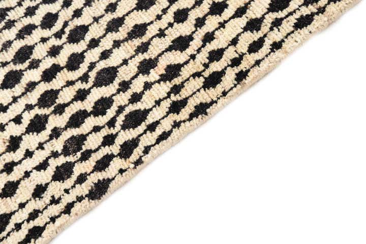 5' 7 x 8' 1 Hand Knotted Moroccan Wool Rug