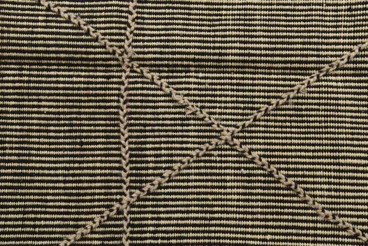 5' 6 x 7' 6 Hand Knotted Moroccan Wool Rug