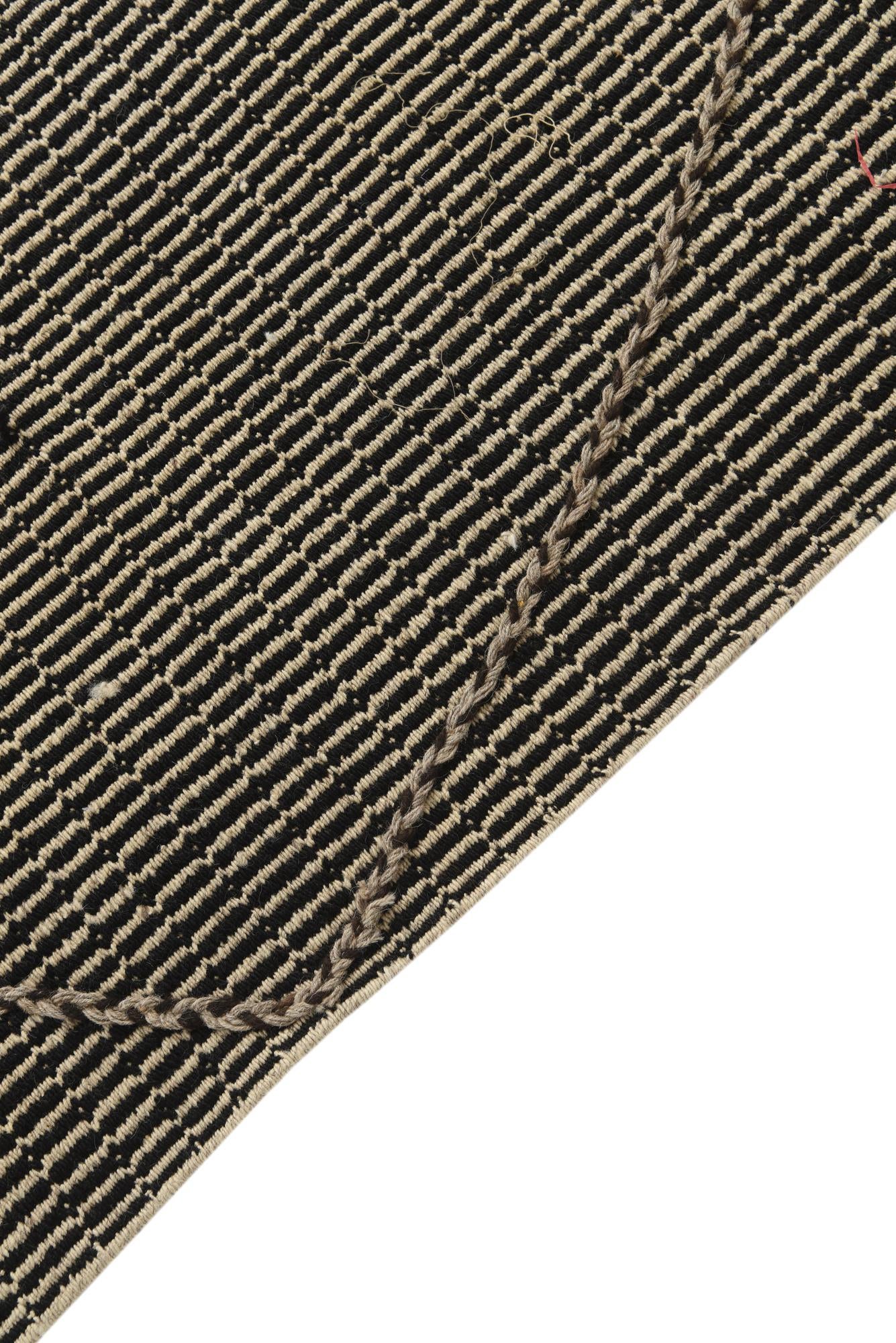 5' 10 x 9' 4 Hand Knotted Moroccan Wool Rug