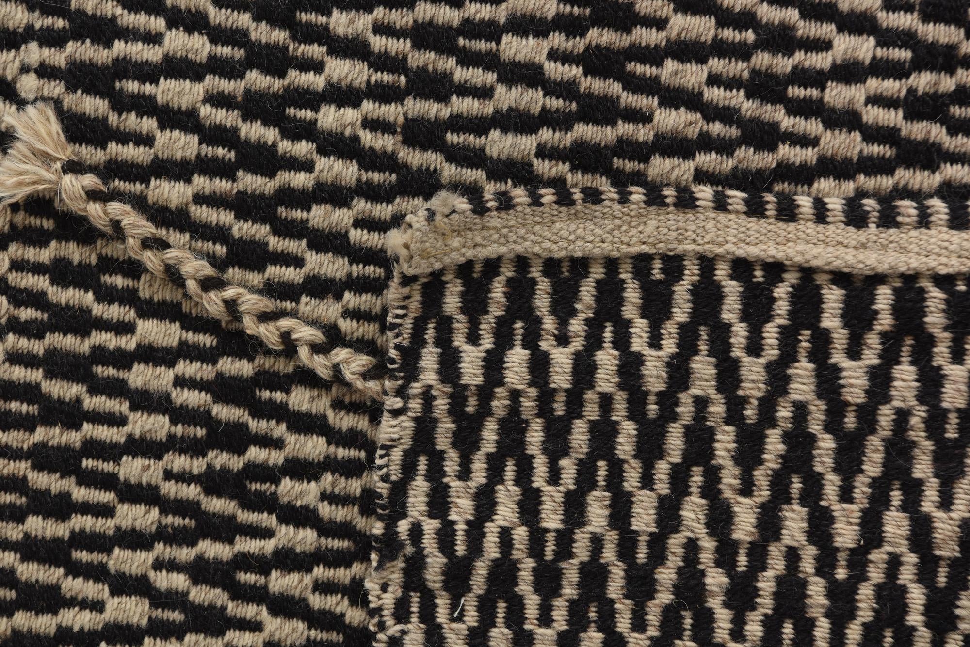 9' 9 x 14' 3 Hand Knotted Moroccan Wool Rug