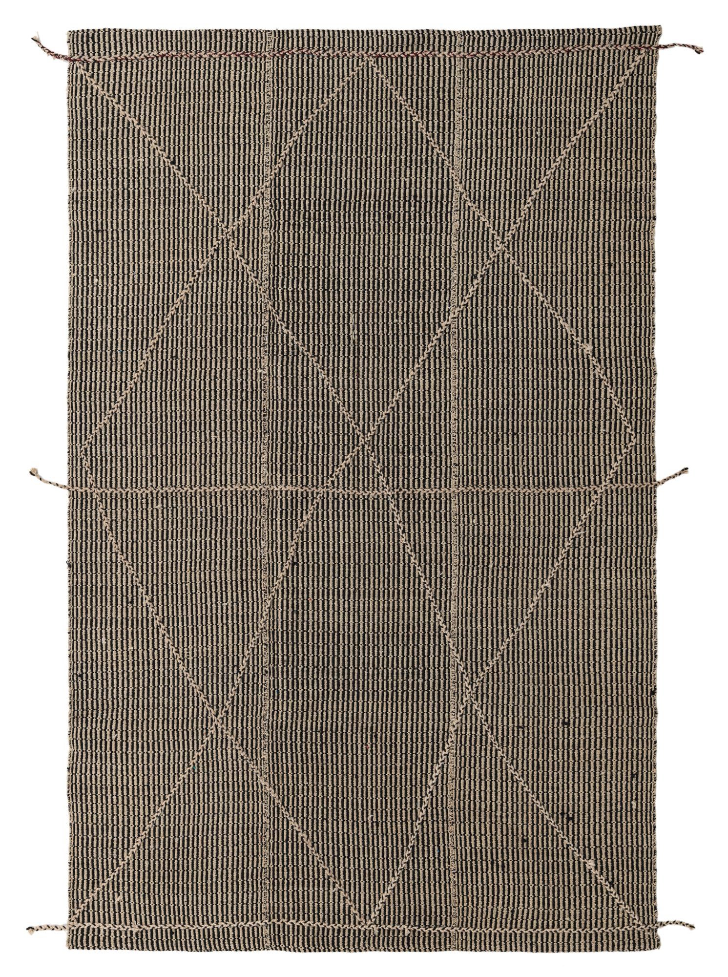 5' 9 x 9' Hand Knotted Moroccan Wool Rug