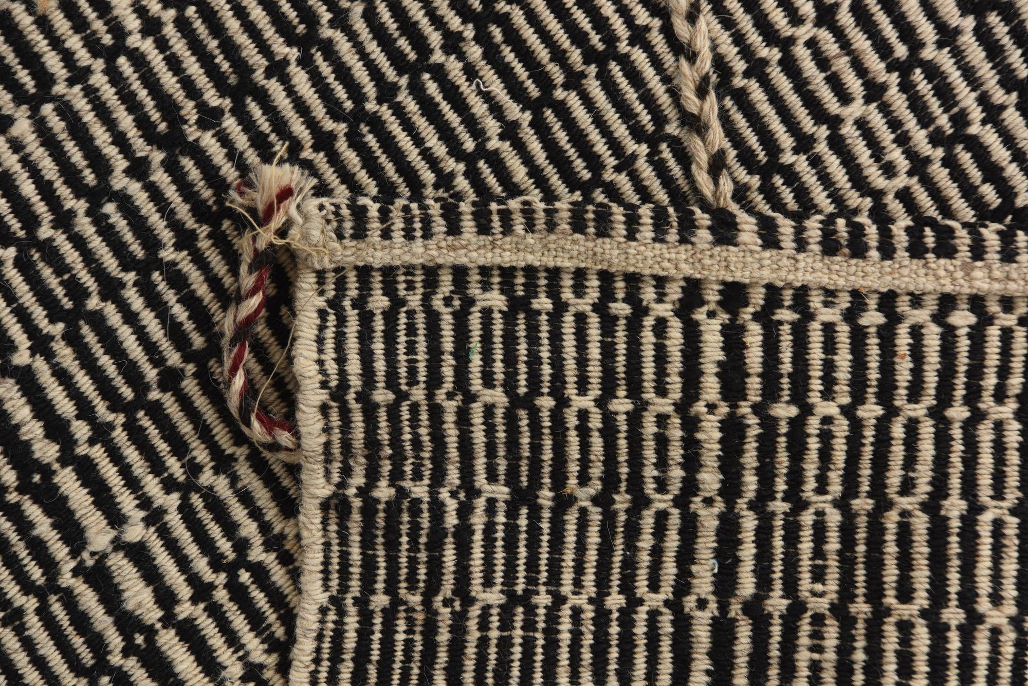8' 9 x 11' 8 Hand Knotted Moroccan Wool Rug