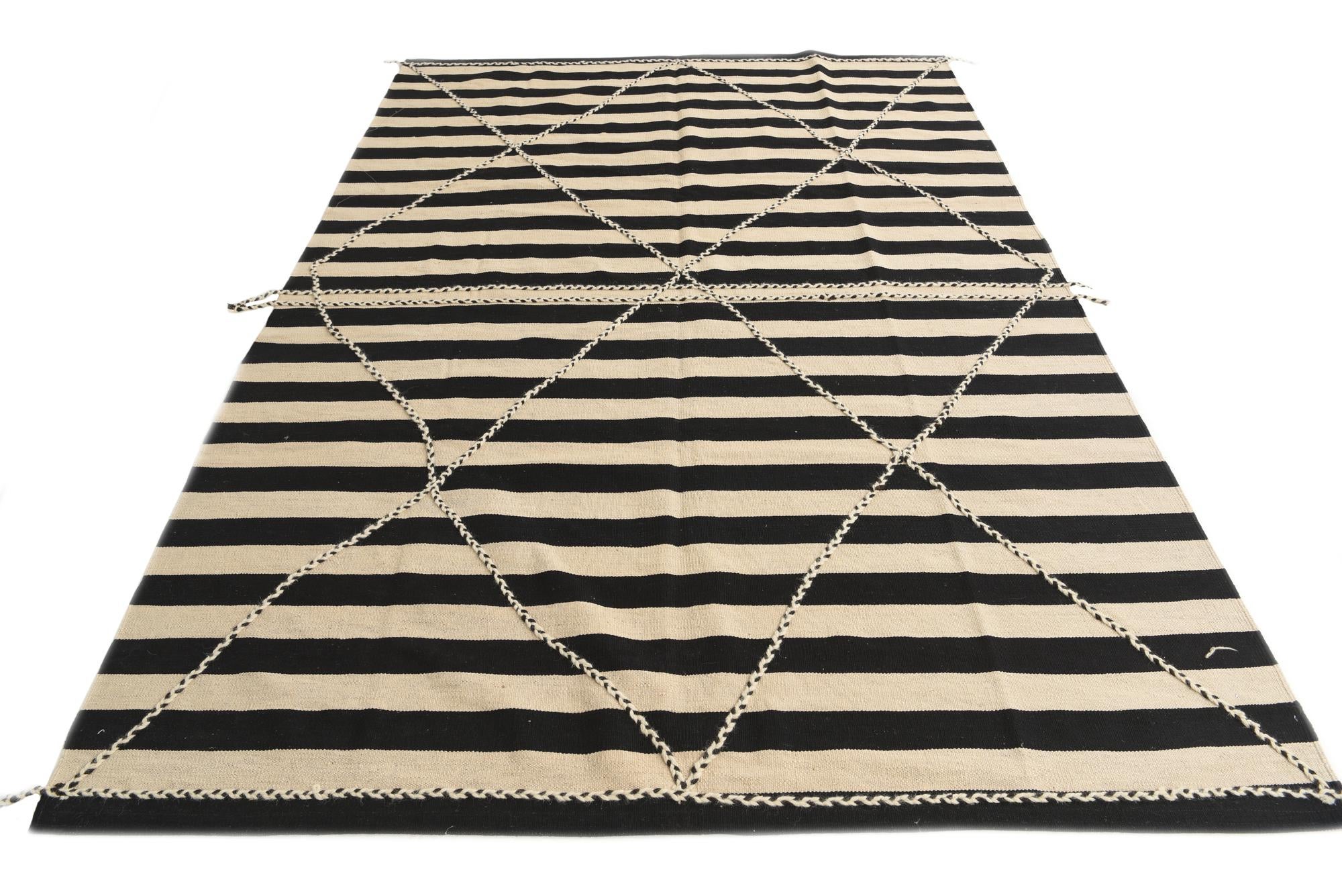 6' 8 x 9' 10 Hand Knotted Moroccan Wool Rug