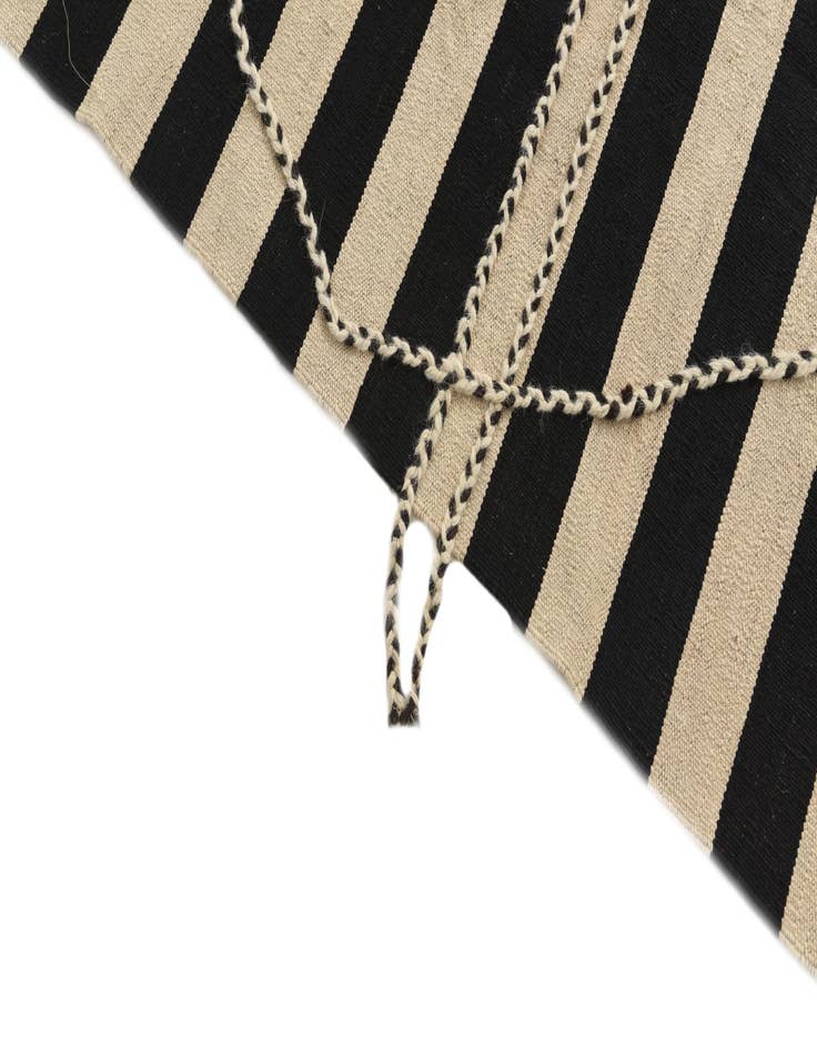 Detail image of 6' 8 x 9' 10  Hand Knotted Moroccan Wool Rug