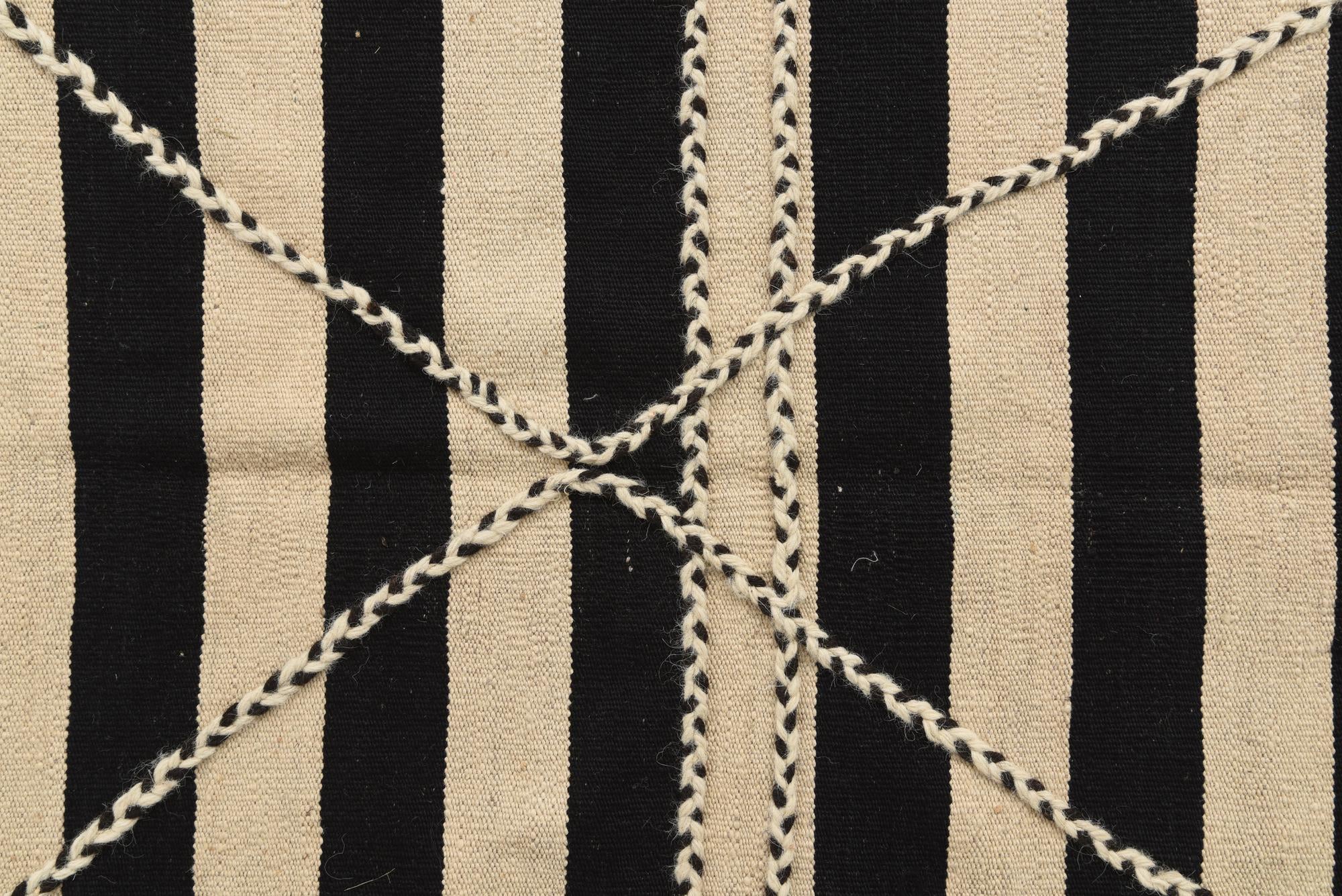 6' 8 x 9' 10 Hand Knotted Moroccan Wool Rug