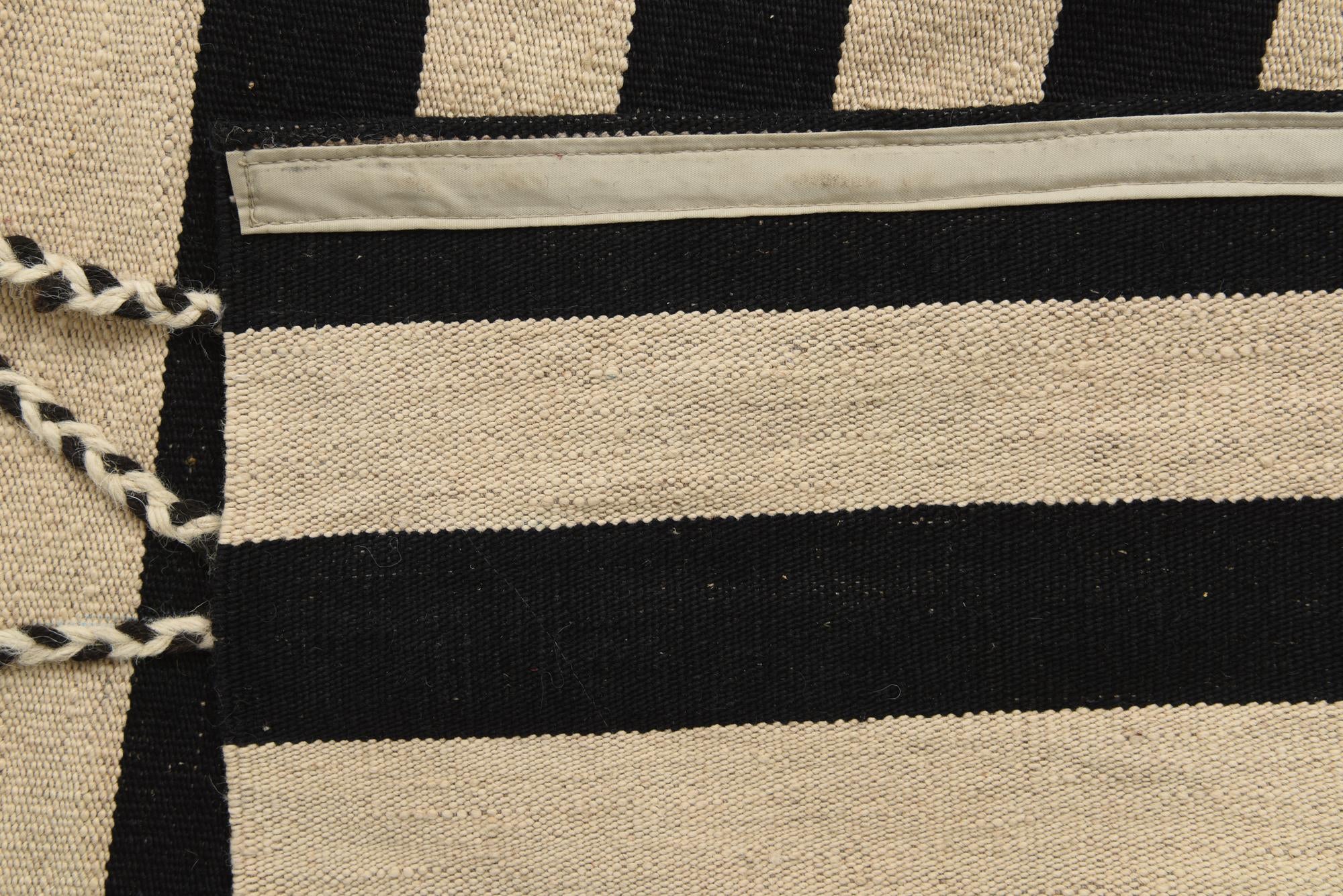 6' 8 x 9' 10 Hand Knotted Moroccan Wool Rug