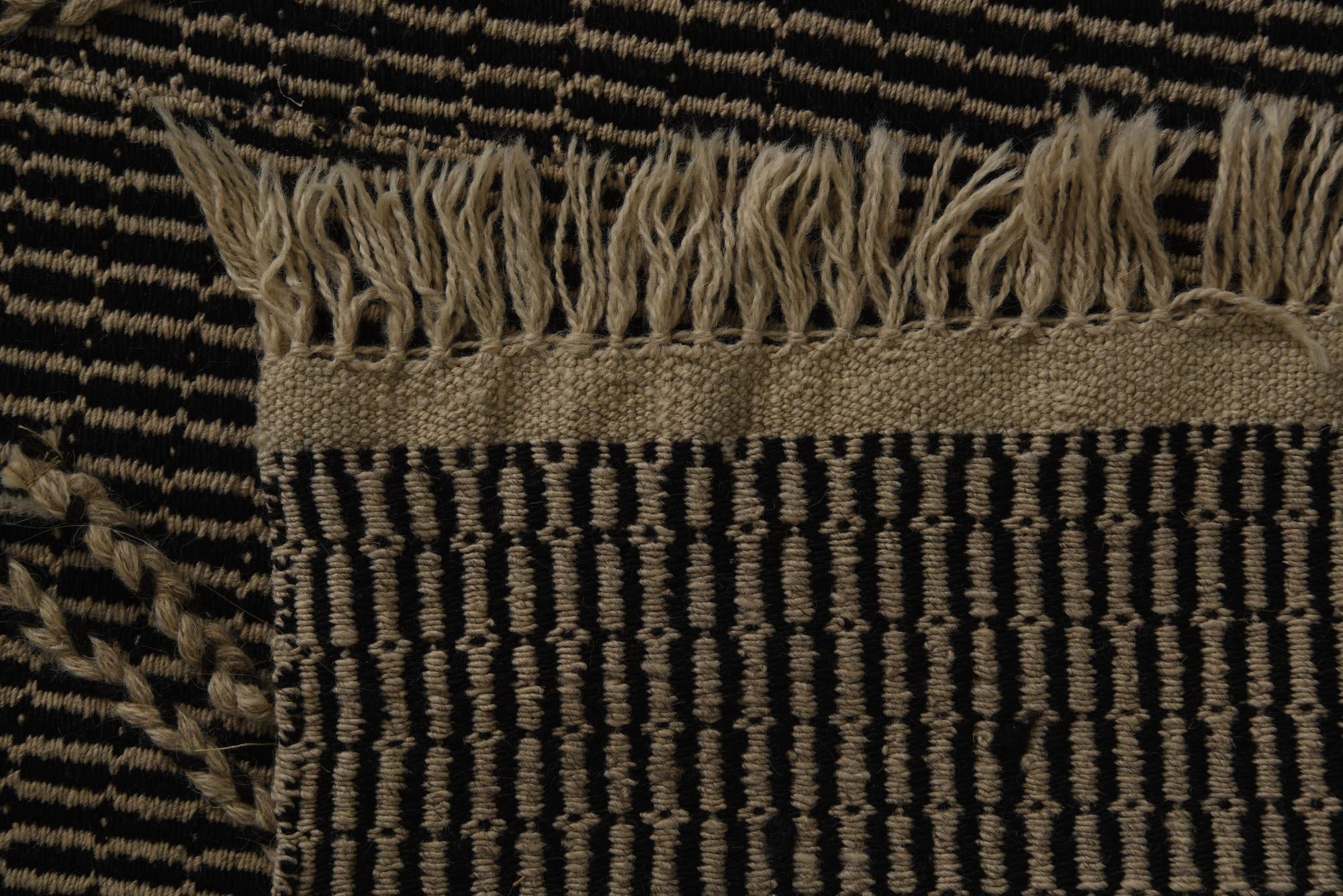 5' 10 x 9' 8 Hand Knotted Moroccan Wool Rug
