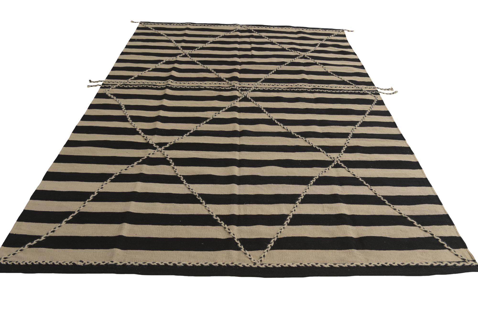 6' 8 x 9' 8 Hand Knotted Moroccan Wool Rug