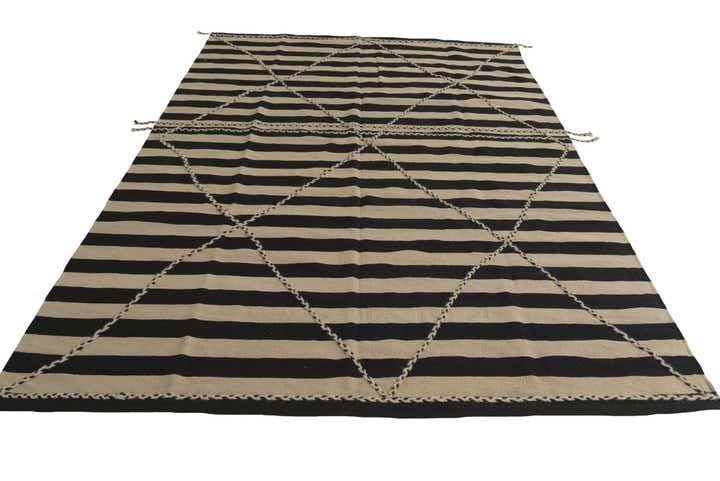 6' 8 x 9' 8 Hand Knotted Moroccan Wool Rug