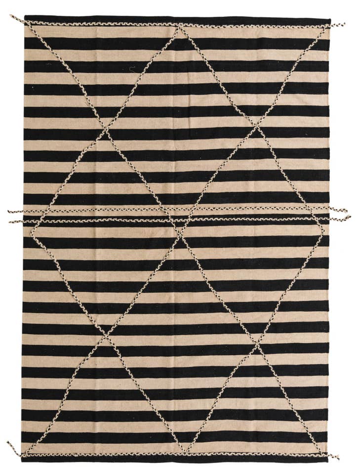Detail image of 6' 8 x 9' 8 Hand Knotted Moroccan Wool Rug