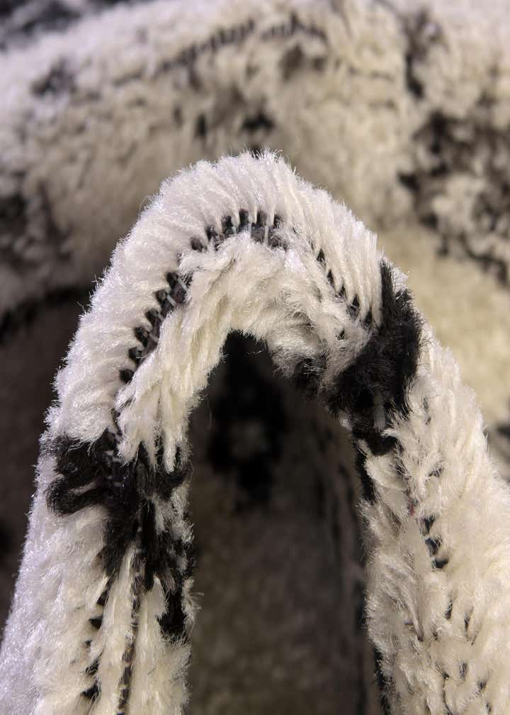 4' x 6' Moroccan Trellis Rug