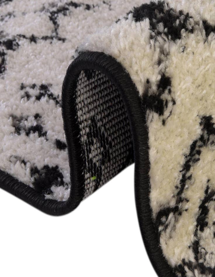 Detail image of 4' x 6' Moroccan Trellis Rug