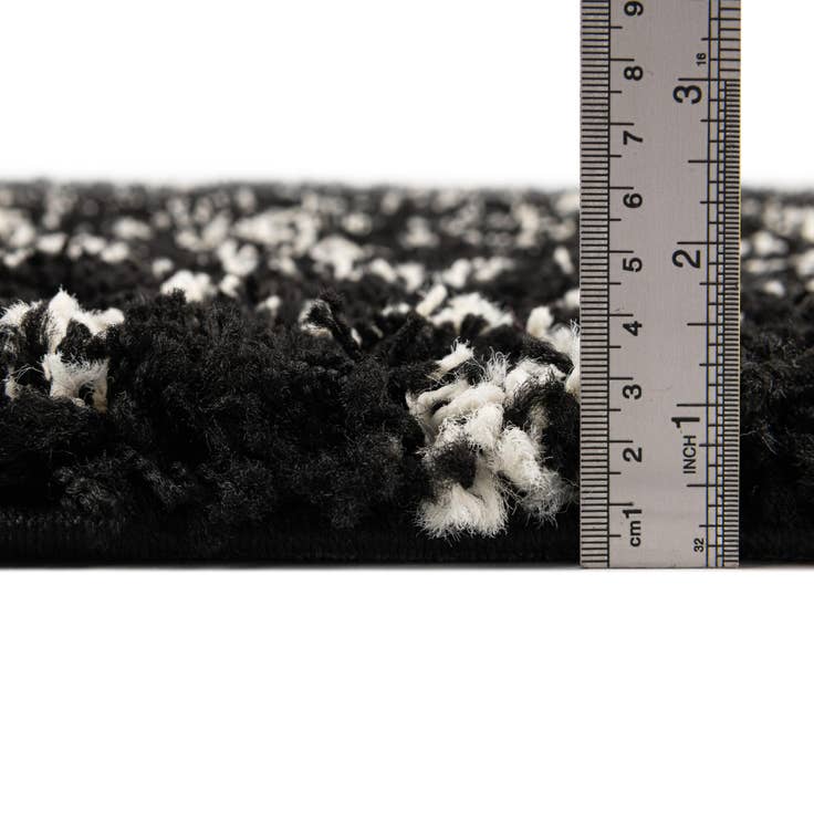 Detail image of 5' 3 x 8' Moroccan Trellis Shag Rug