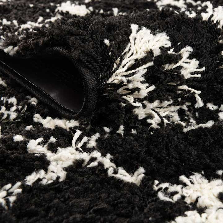 5' 3 x 8' Moroccan Trellis Shag Rug