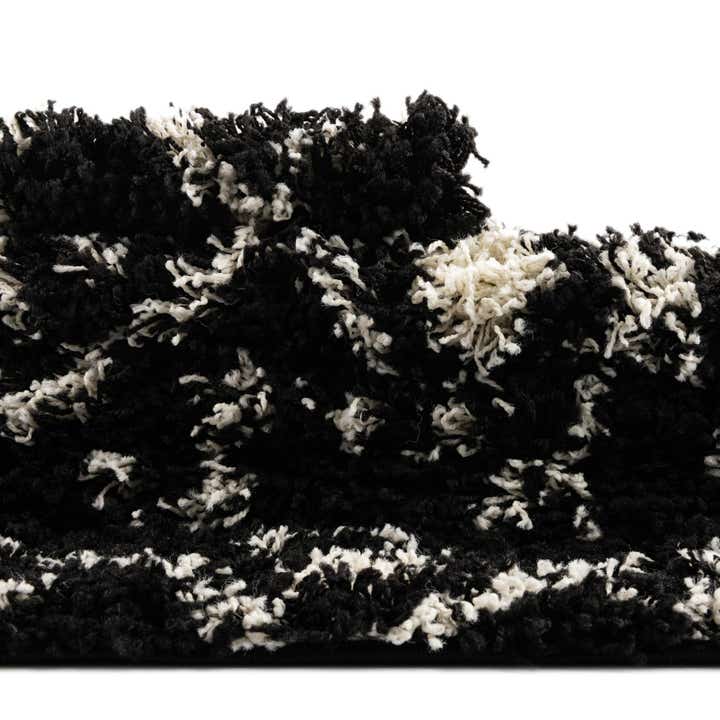 5' 3 x 8' Moroccan Trellis Shag Rug