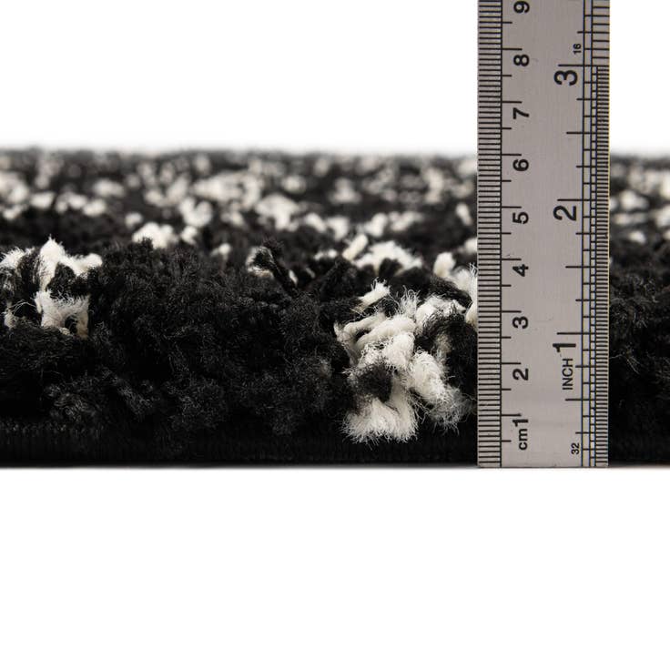 Detail image of 7' 10 x 10' Moroccan Trellis Shag Rug