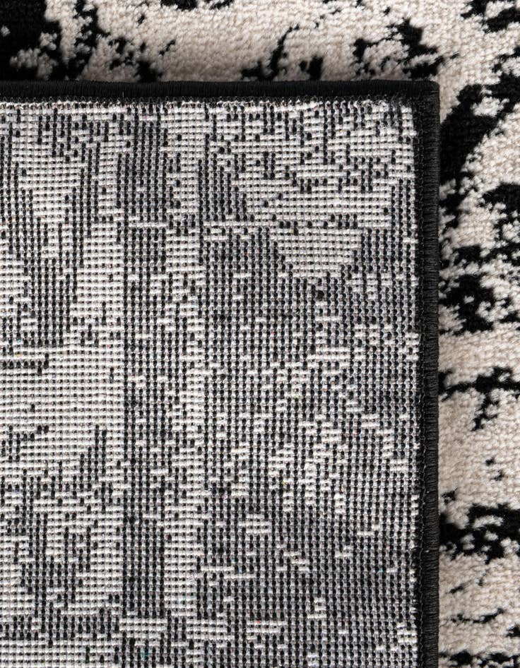 Detail image of 5' 3 x 8' Oregon Rug