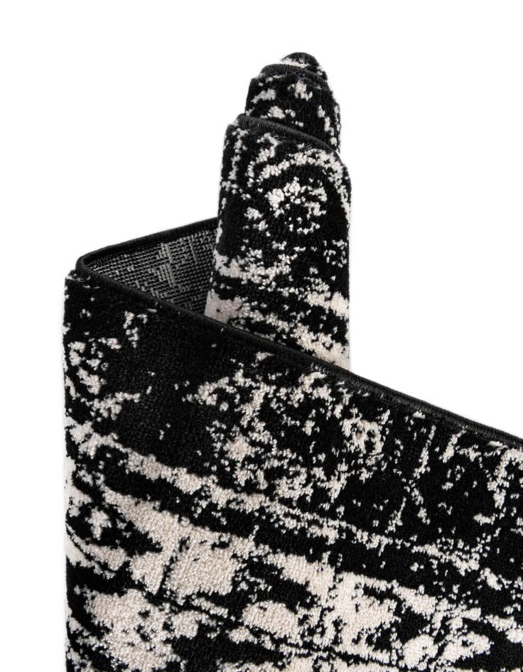 Detail image of 5' 3 x 8' Oregon Rug