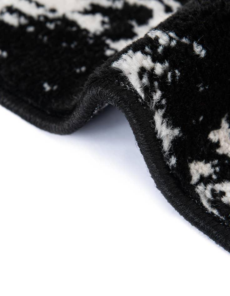 Detail image of 2' 2 x 3' Oregon Rug