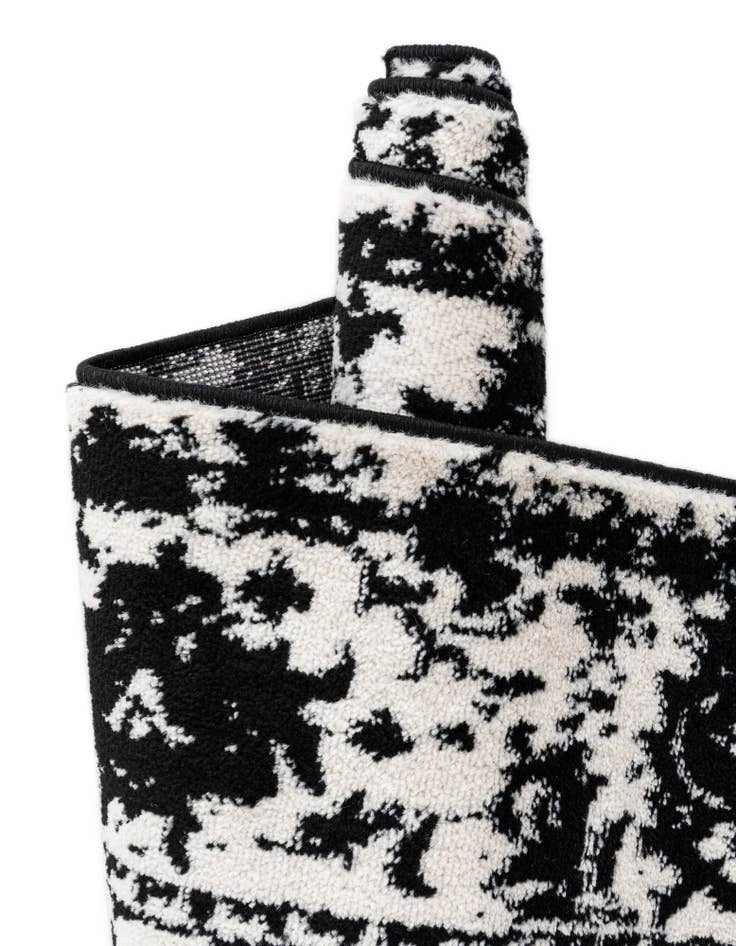 Detail image of 2' 2 x 3' Oregon Rug