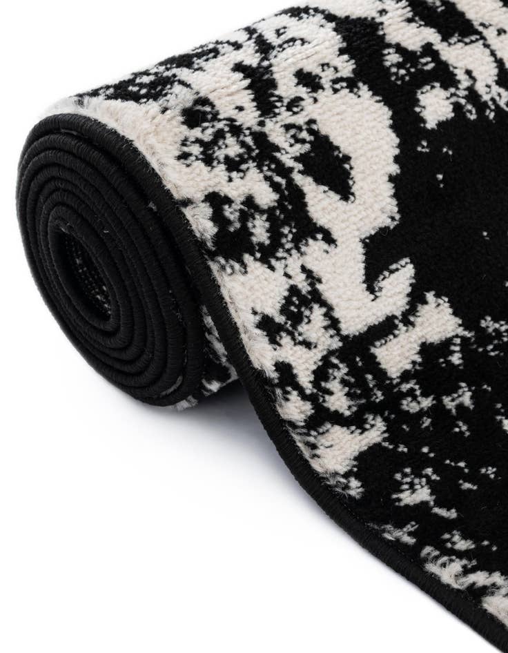 Detail image of 2' 2 x 3' Oregon Rug