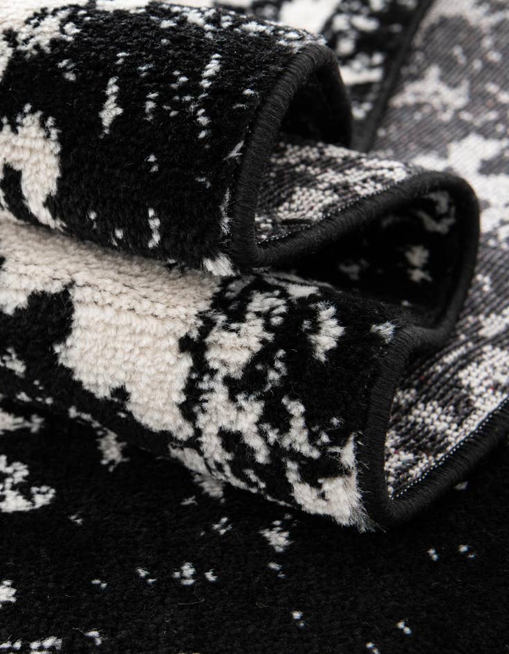 Detail image of 2' 2 x 3' Oregon Rug