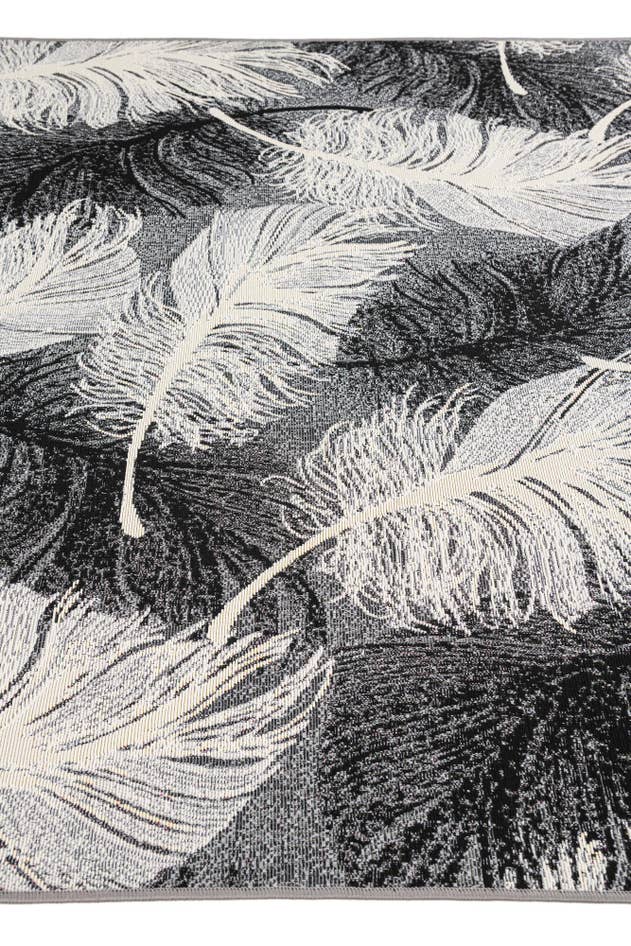 Detail image of 5' 2 x 7' 8 Easy-Clean Botanical Indoor / Outdoor Rug